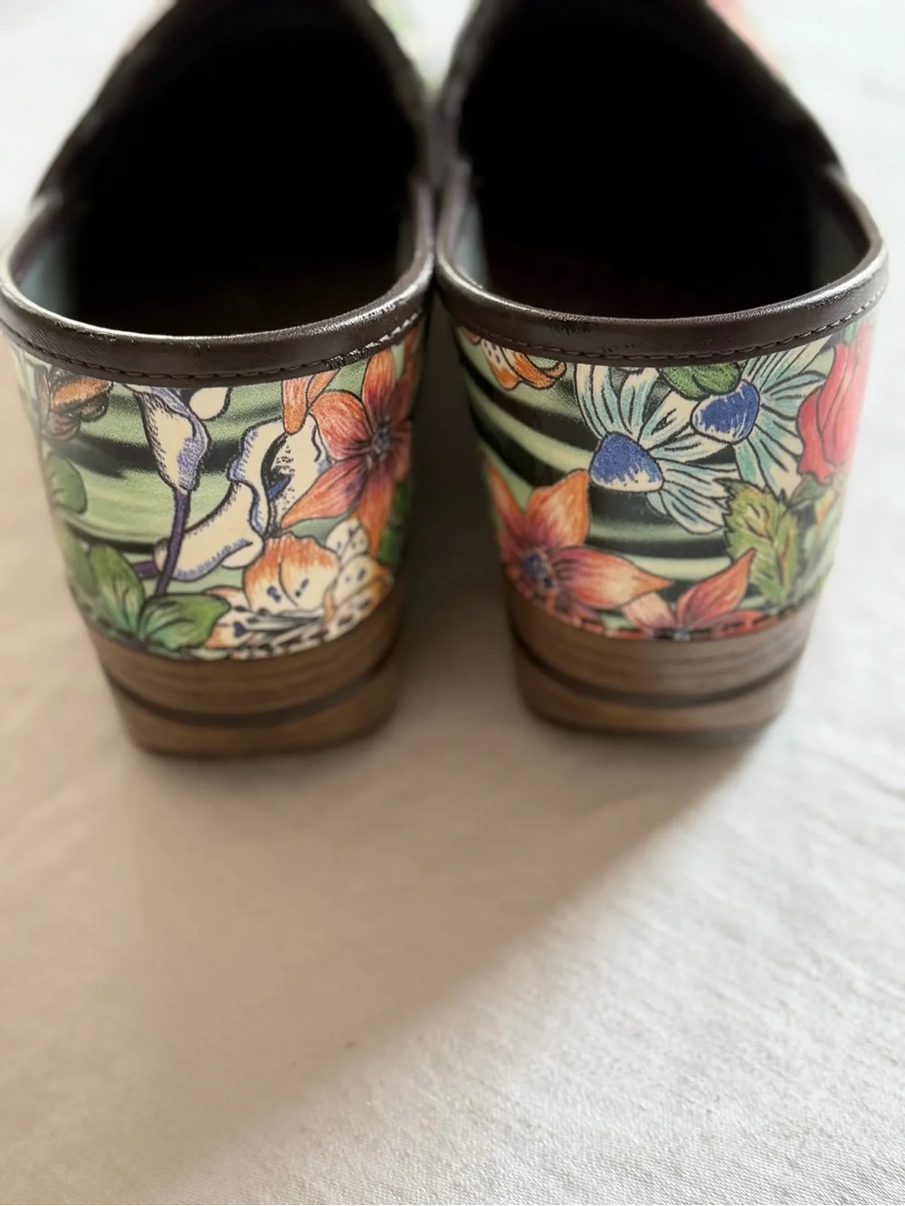 Dansko Spring Time Floral Patent Multi Colour Clogs Size 40 (US 9) - Picture 5 of 11